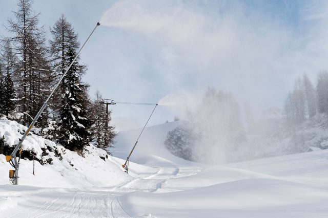 降雪機を止めないオートストレーナ｜スキー場設備のプロが実証